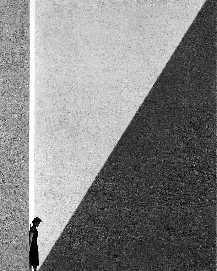 Decisive Moments Magazine Continues To Showcase Fascinating Moments Captured By Street Photographers 50 New Pics 6544D0Afb6789 700