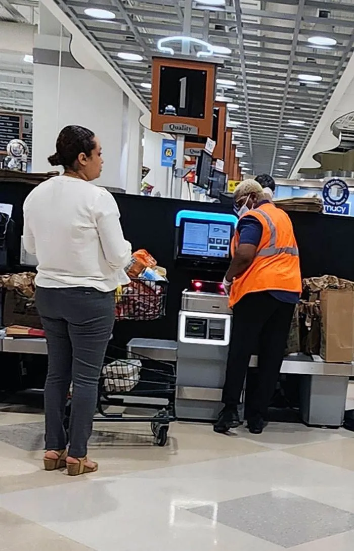 Infuriating Lazy People 48 654C930B06C20 700