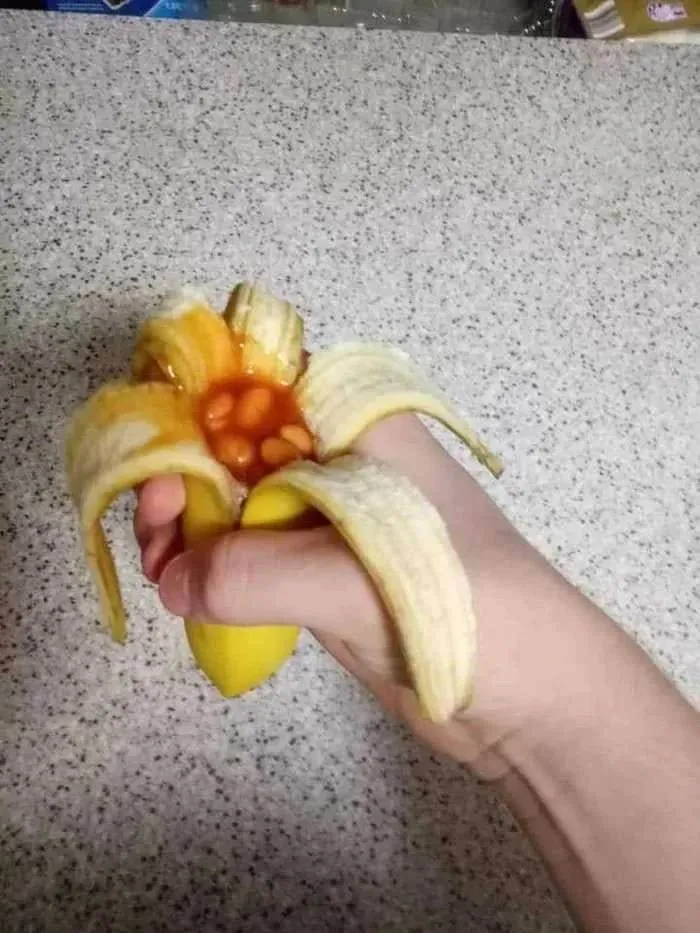 30 Instances Of Unexpected Food Discoveries In Unlikely Places