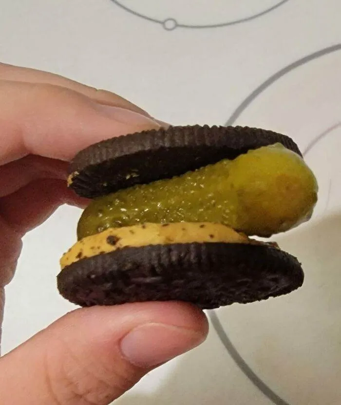 30 Instances Of Unexpected Food Discoveries In Unlikely Places