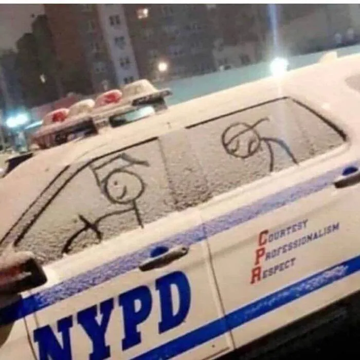 30 Images That Become Weirder The Further You Scroll