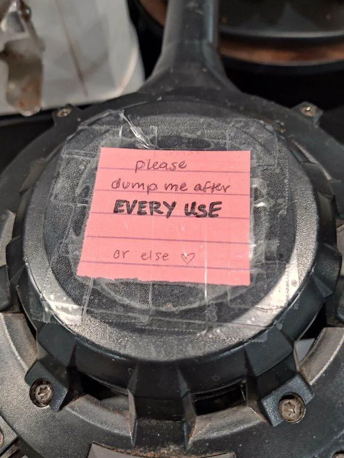 66681565B8118 Exchanging Passive Aggressive Notes