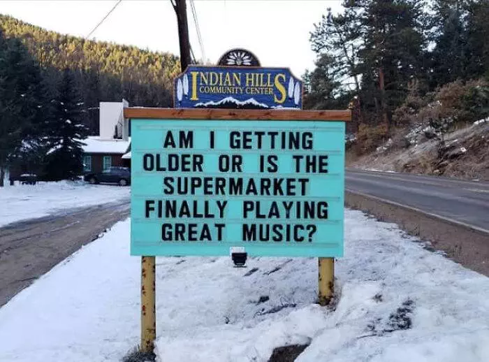 30 Hilarious Signs That Will Leave You In Stitches