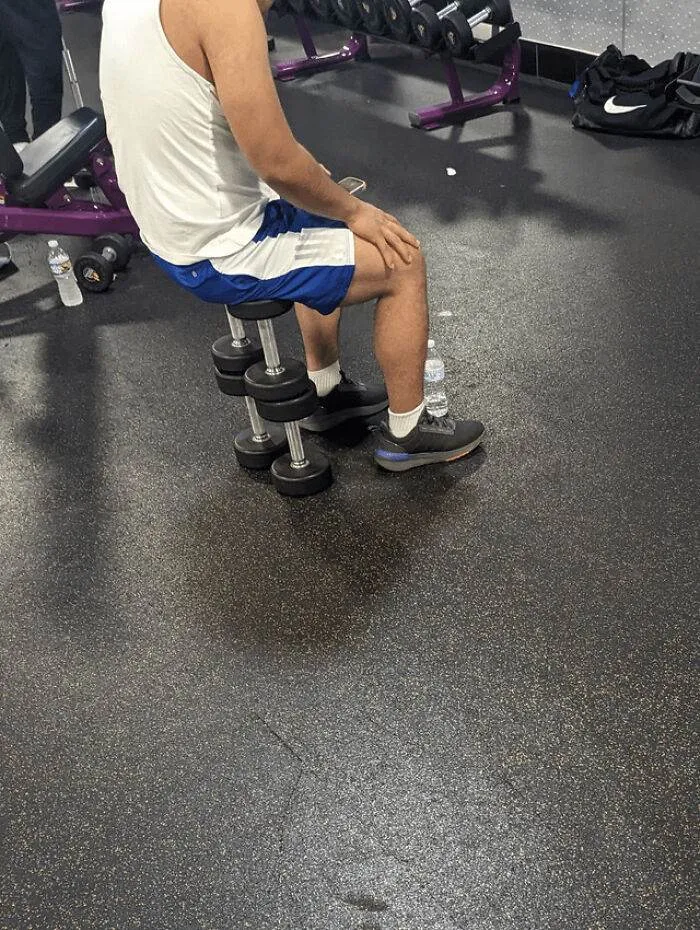 30 CringeWorthy Moments People Have Experienced At The Gym