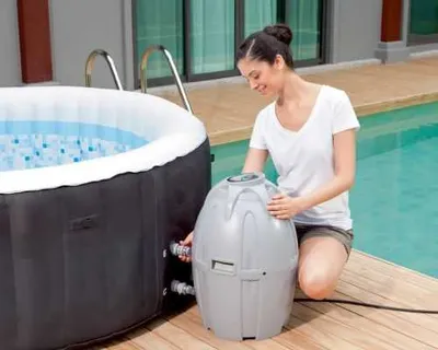 Coleman LayZ Portable And Inflatable Outdoor Spa 002