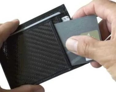 Wavy Modern Carbon Fiber Wallet Review Featured