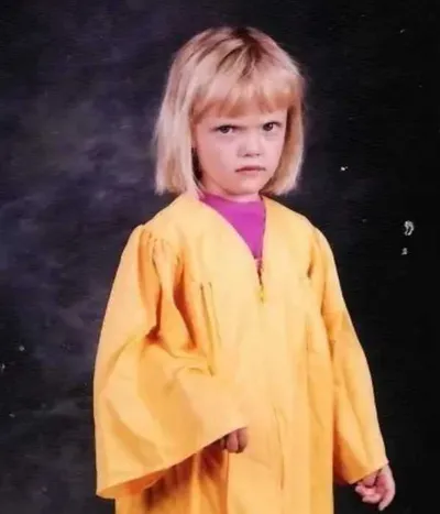 School Picture Fail Meme Of A Girl Who Clearly Didn't Graduate