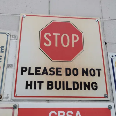 15 Funny Signs To Laugh At And Share With Friends 