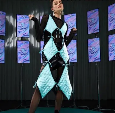 30 Hideous Dresses That Should Have Never Been Made 