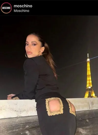 30 Hideous Dresses That Should Have Never Been Made 