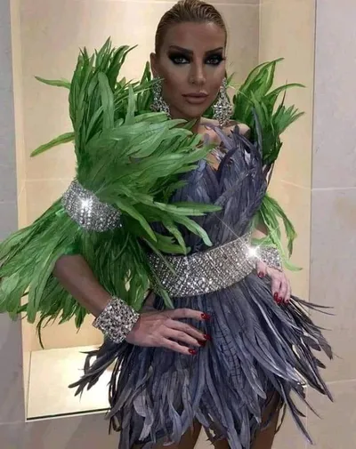 30 Hideous Dresses That Should Have Never Been Made 