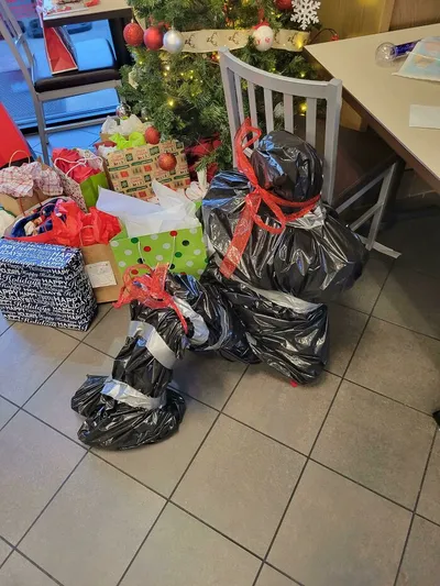 30 Epic Times People Came Up With Creative Ways To Wrap Christmas Gifts