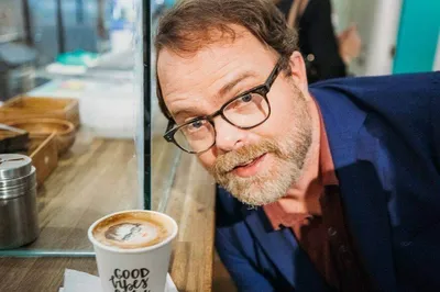 This Barista Is Painting Portraits Of Celebrities In Cafe And Surprises Them 64A6A22F7230F 880