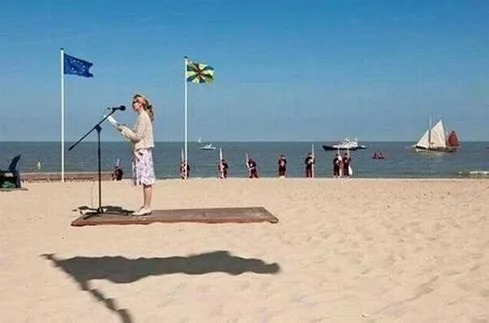 21 Pictures That You Will Need To Look Carefully To Know. #12 Is Amusing- Lol._5Fb28135A3522.Jpeg182 Funny Double Take Photo Houdini