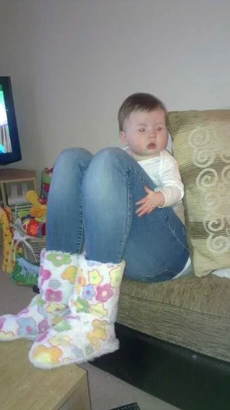 21 Pictures That You Will Need To Look Carefully To Know. #12 Is Amusing- Lol._5Fb28135A3522.Jpeg213 Funny Double Take Photos Baby Legs