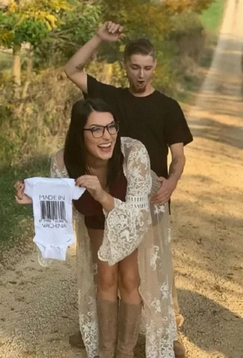 40 Cringy And Embarrassing Pregnancy Announcements To Laugh At