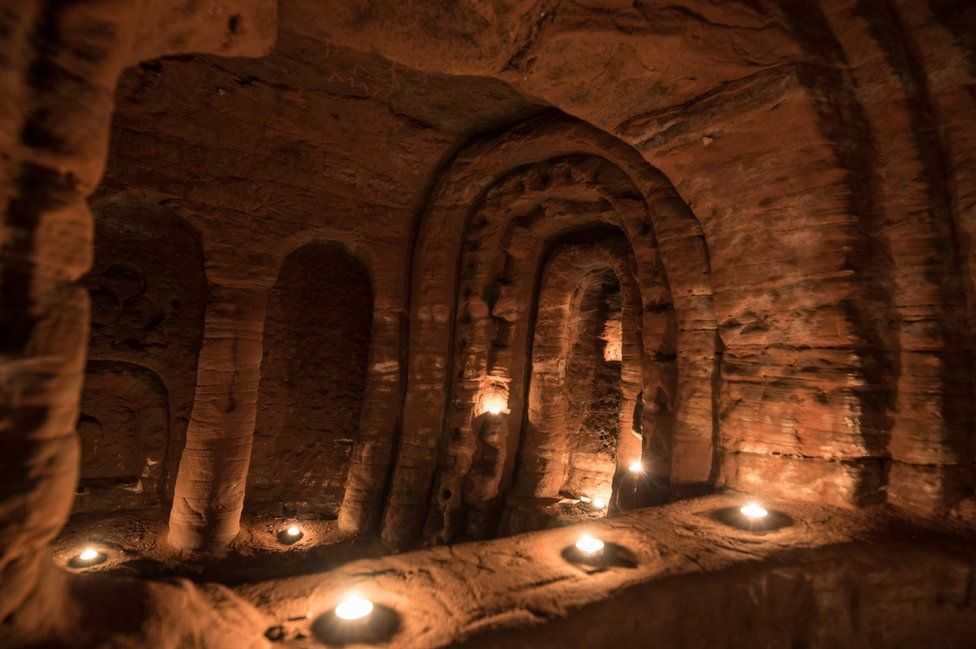 95043755 Caters Knights Templar Cave 3