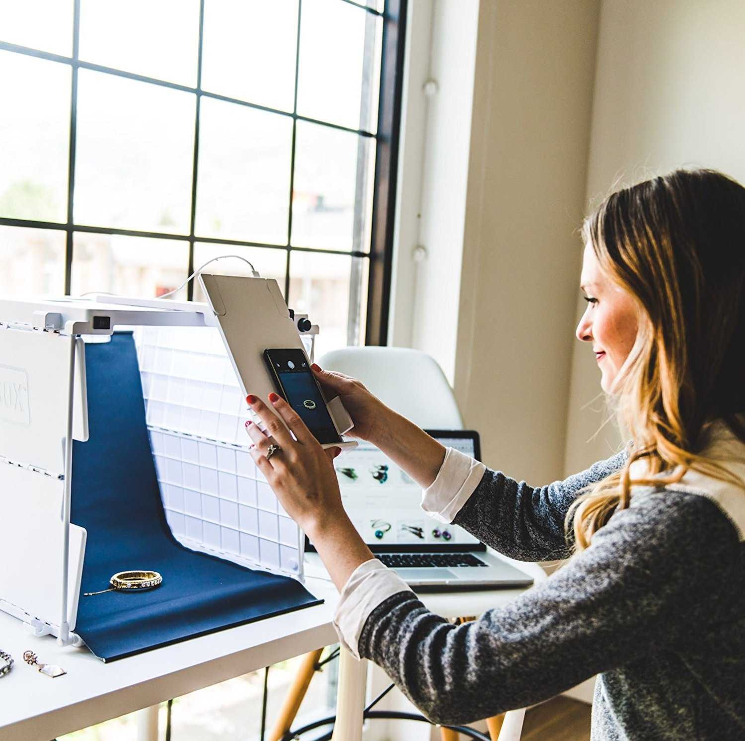 Take Great Product Photos With Your Smartphone And A Light Box