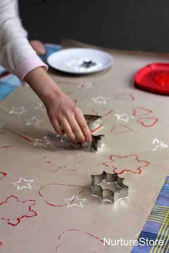 Diy Gift Wrapping Use Cookie Cutter As Stencil