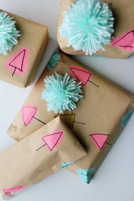 Cut Up Some Yarn To Make A Pompom Diy Gift Wrapping