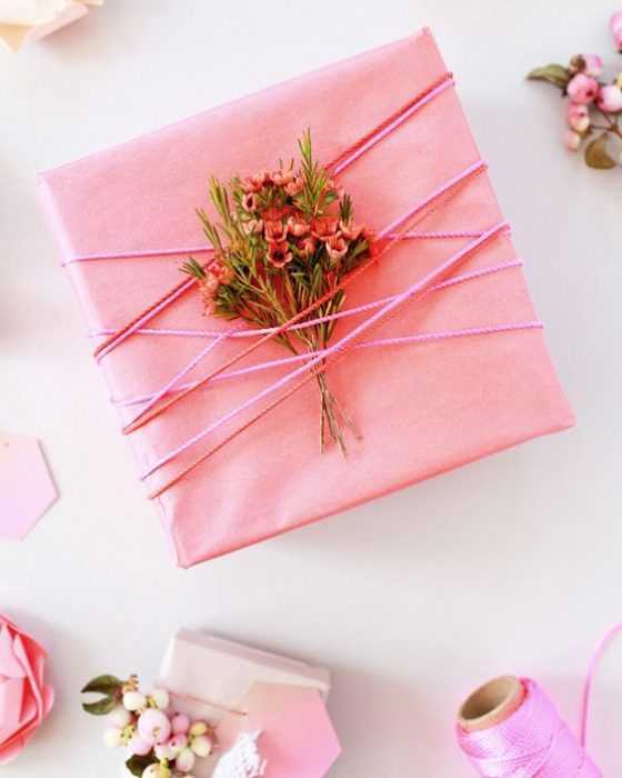 Diy Gift Wrapping Collect Some Wild Flowers For Authentic Decorative Inspiration