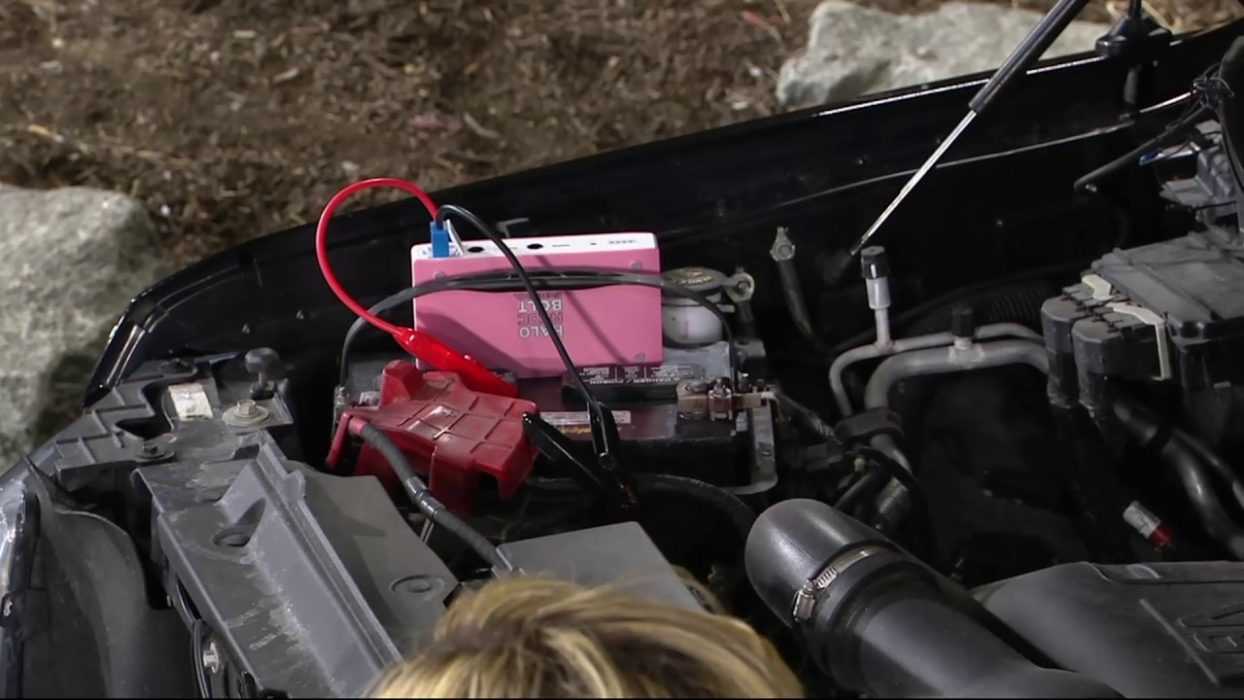 Halo Bolt Performing A Jump Start