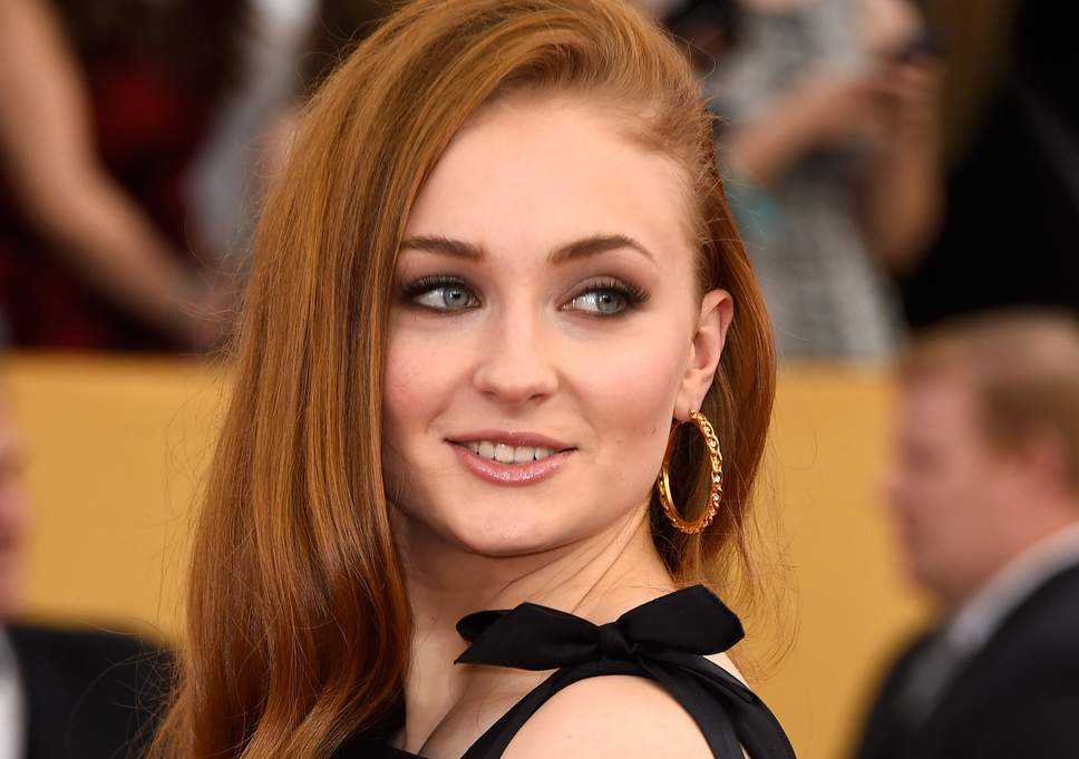 Sophie Turner V2