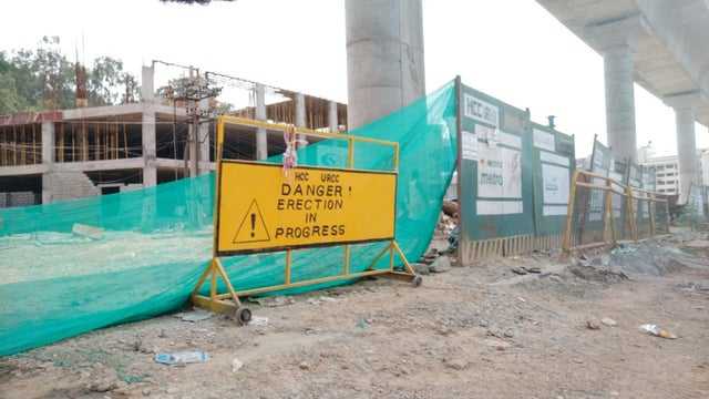 Warning Sign Fail  Erection In Progress