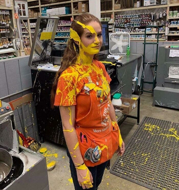 30 Heartbreaking Pictures Of People Having A Really Bad Day At Work 