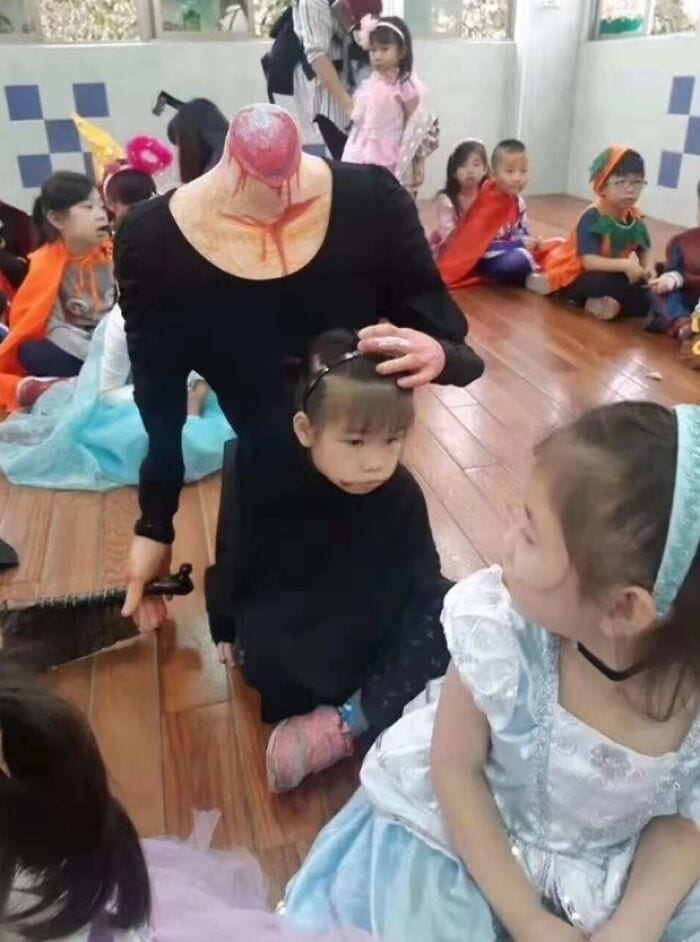 30 Weirdly Funny Unexplained Japanese Pictures With Out Any Context