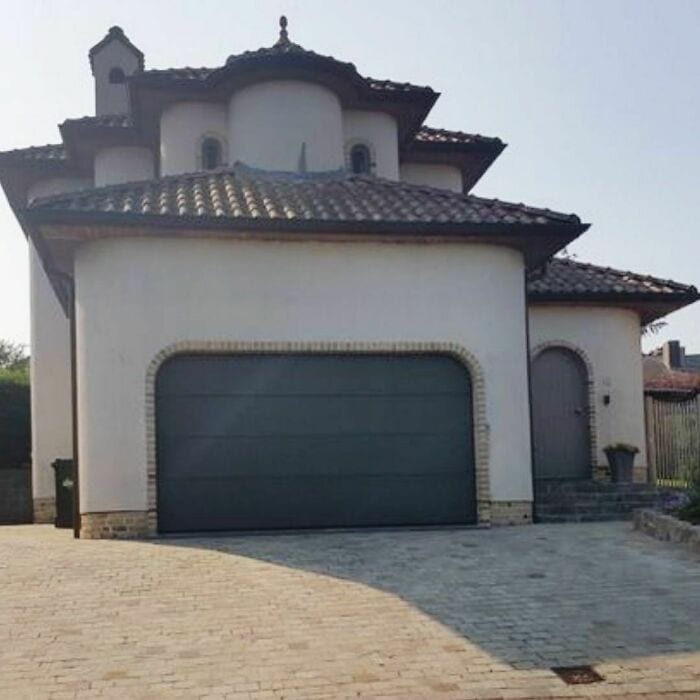 30 Ugly Houses That Are So Bad, It’s Hilarious 