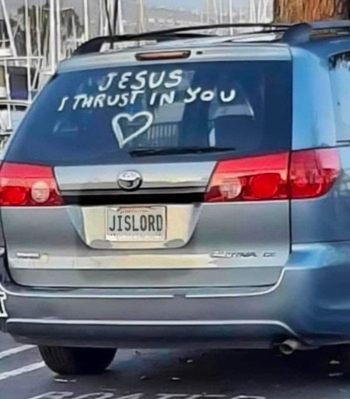 30 Hilariously Incorrect English Texts Found On Signs