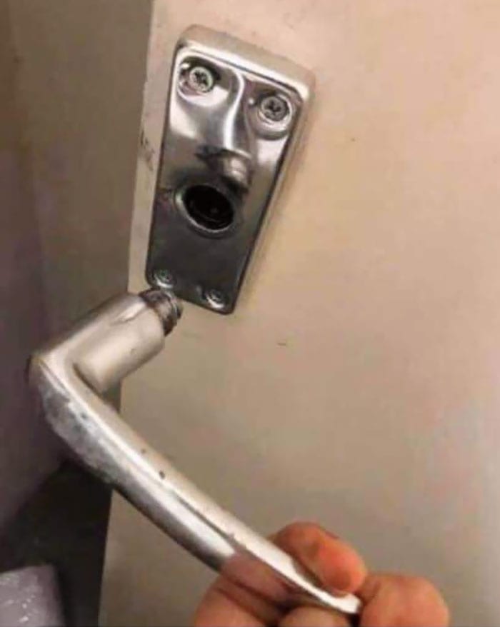30 Extreme Times People Experienced A Serious Case Of Pareidolia I