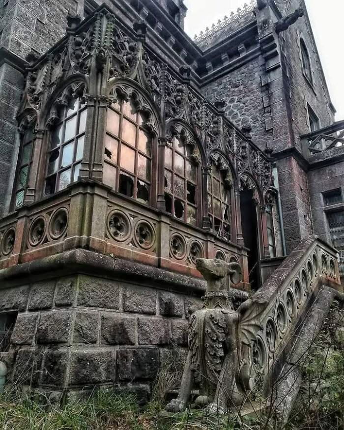 30 Amazing And Breathtaking Abandoned Locations