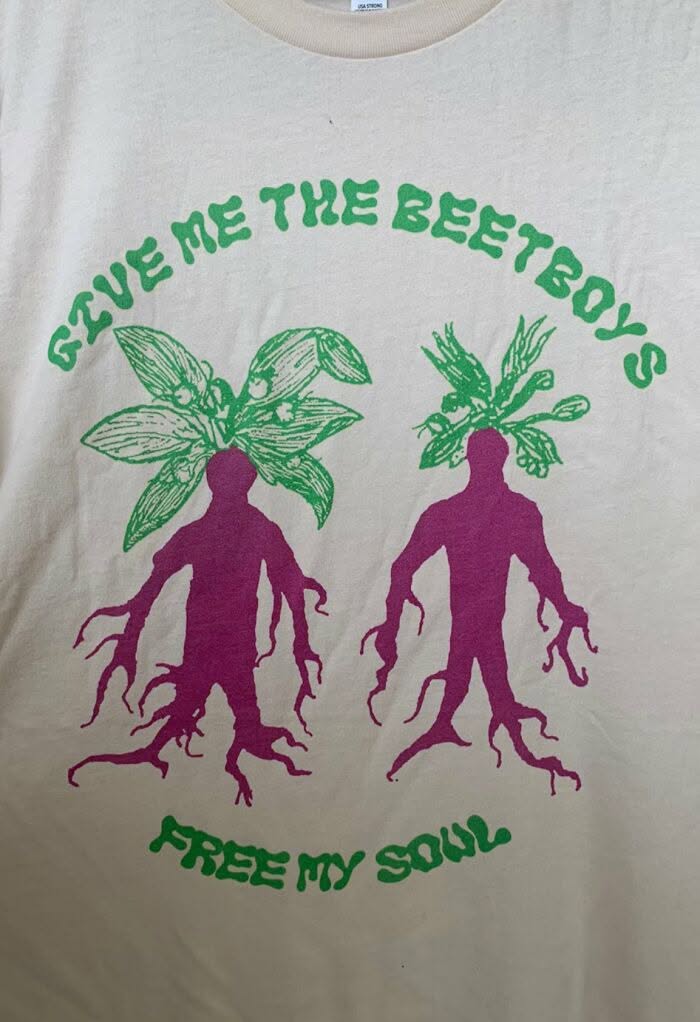 30 Horrendous TShirts That People Were Shamelessly Wearing In Public 