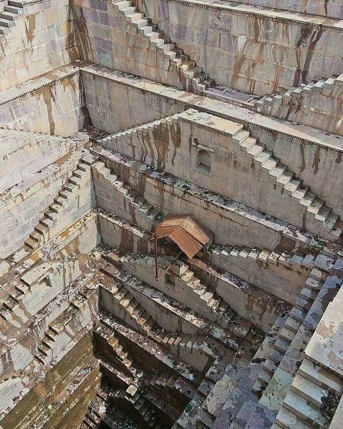 30 Amazing And Breathtaking Abandoned Locations