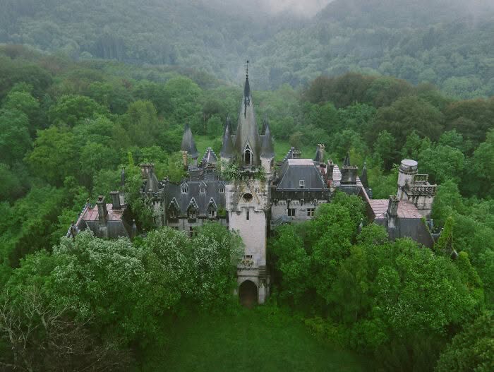 40 Of The Most Beautiful Historic Castles