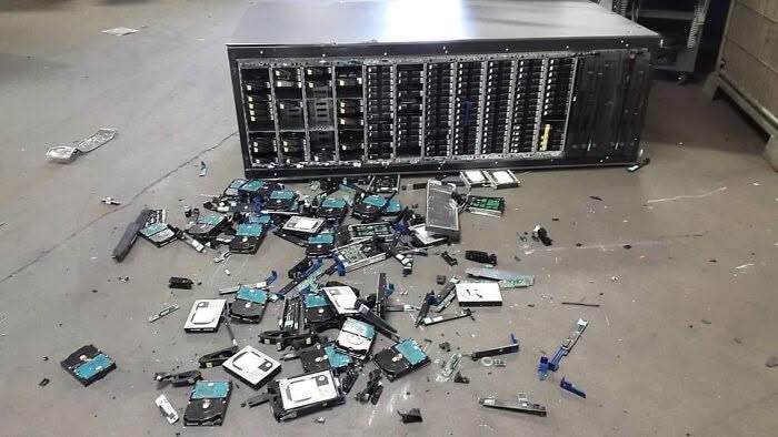 30 Epic Fails And Accidents That Costed Fortunes