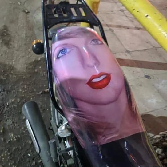 30 Of The Weirdest Images Found On Instagram